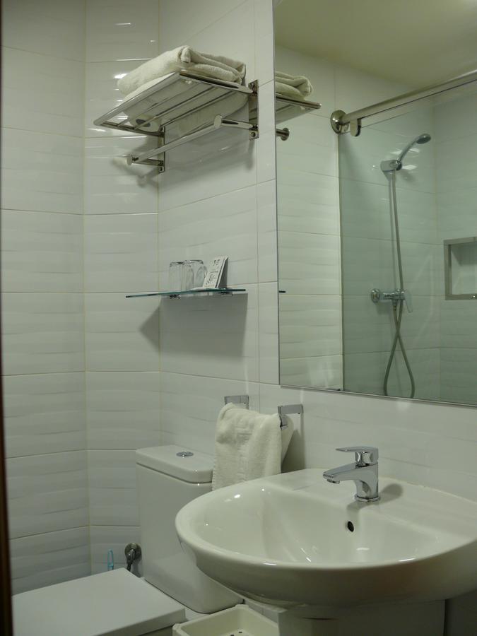 Hostal La Hispanidad Málaga Esterno foto